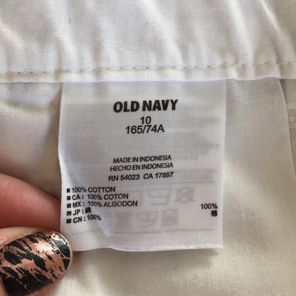 Old Navy White and Gray Striped Shorts - Picture 3 of 4